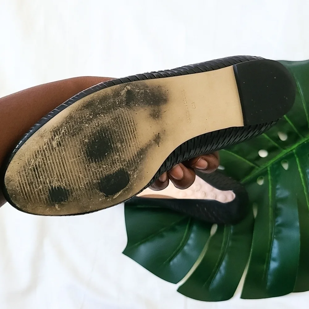 The walkingcradles Blaire black accordion flats